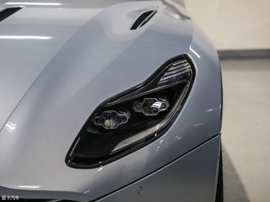 2017˹DRDB11 5.2T V12