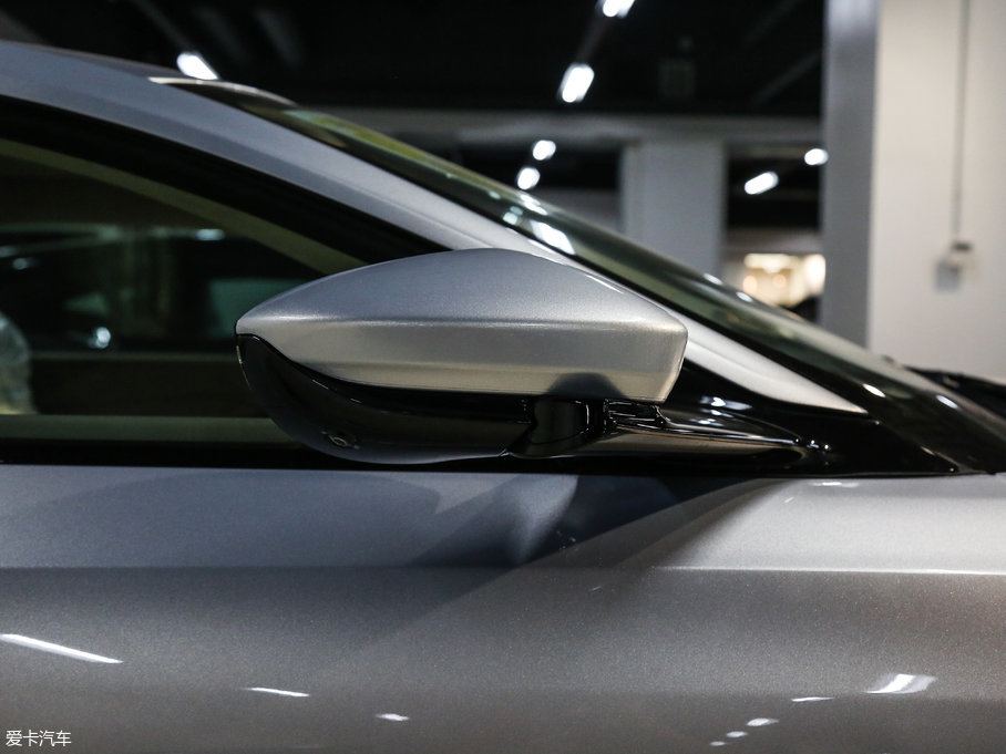 2017˹DRDB11 5.2T V12