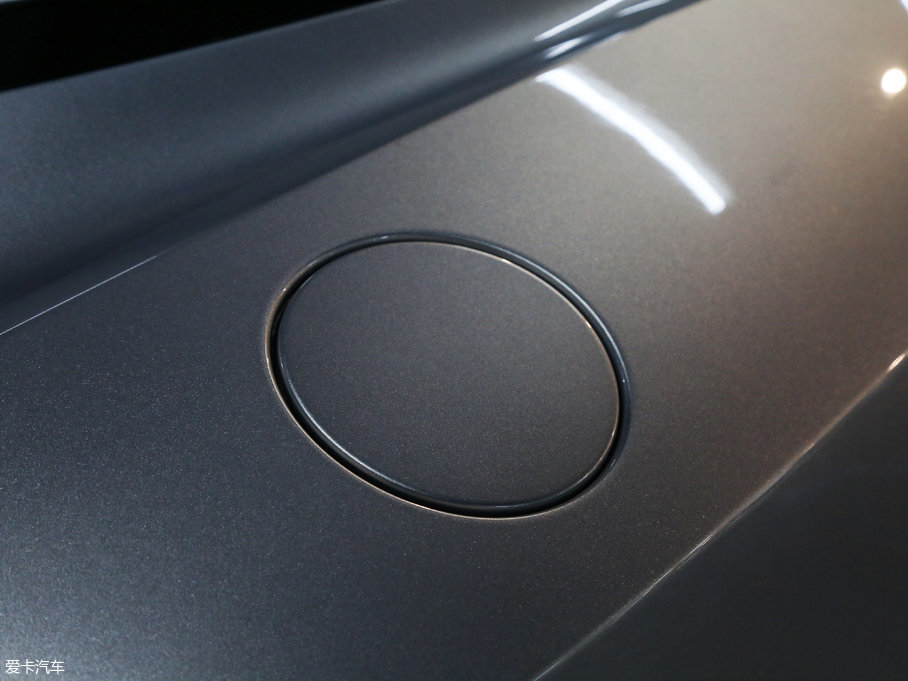 2017˹DRDB11 5.2T V12