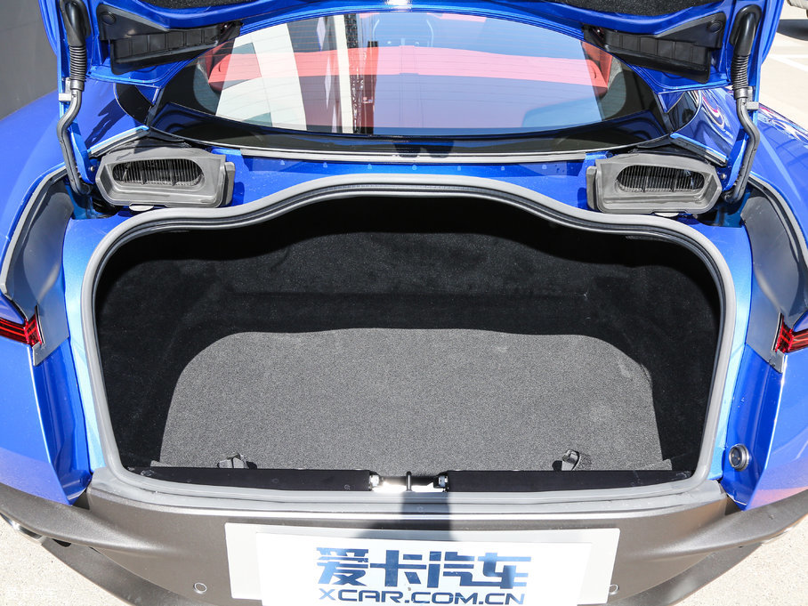 2017˹DRDB11 5.2T V12