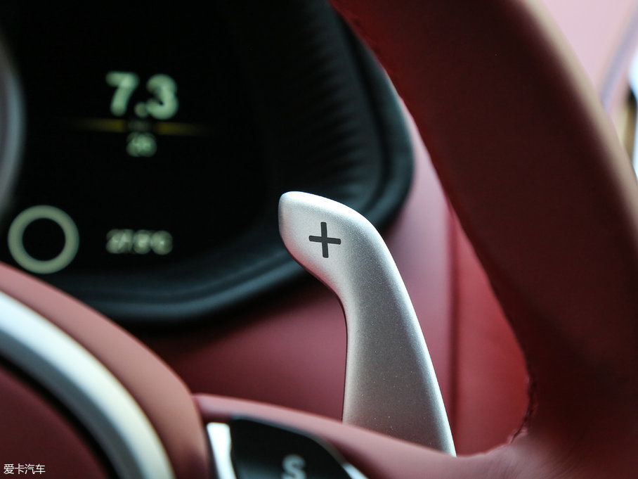 2017˹DRDB11 5.2T V12