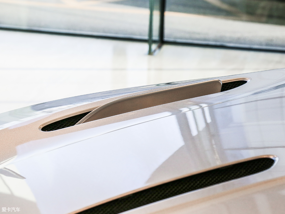 2017˹DRDB11 5.2T V12