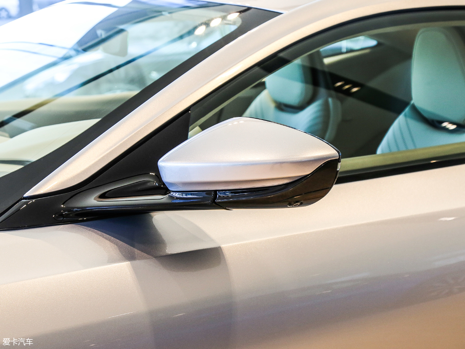 2017˹DRDB11 5.2T V12