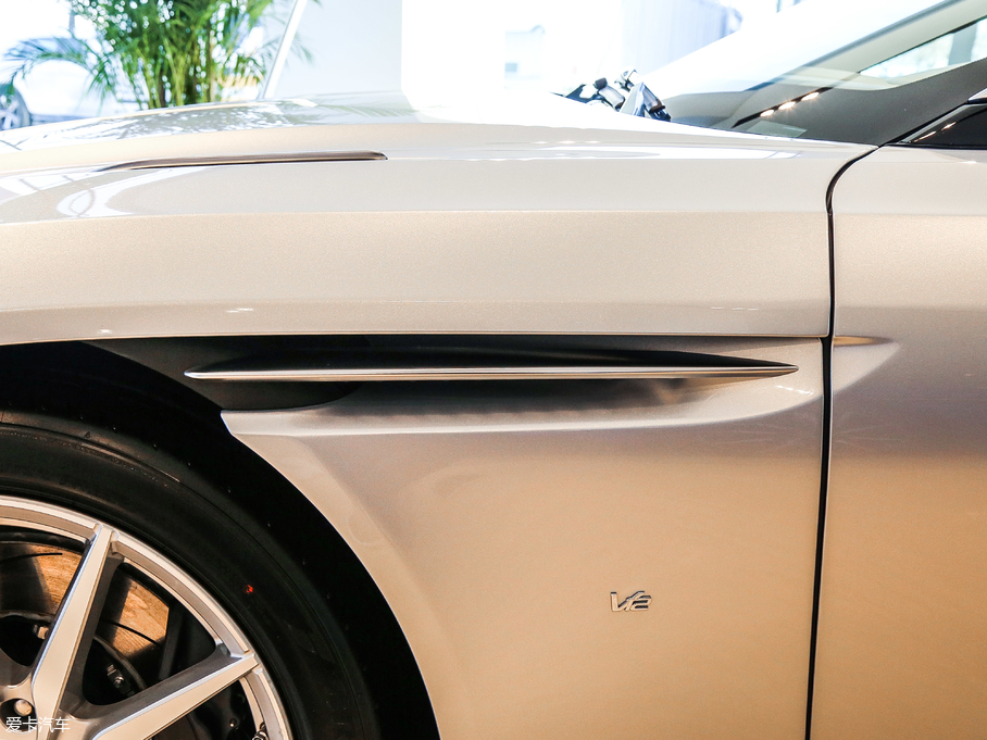 2017˹DRDB11 5.2T V12