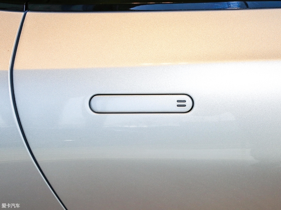 2017˹DRDB11 5.2T V12