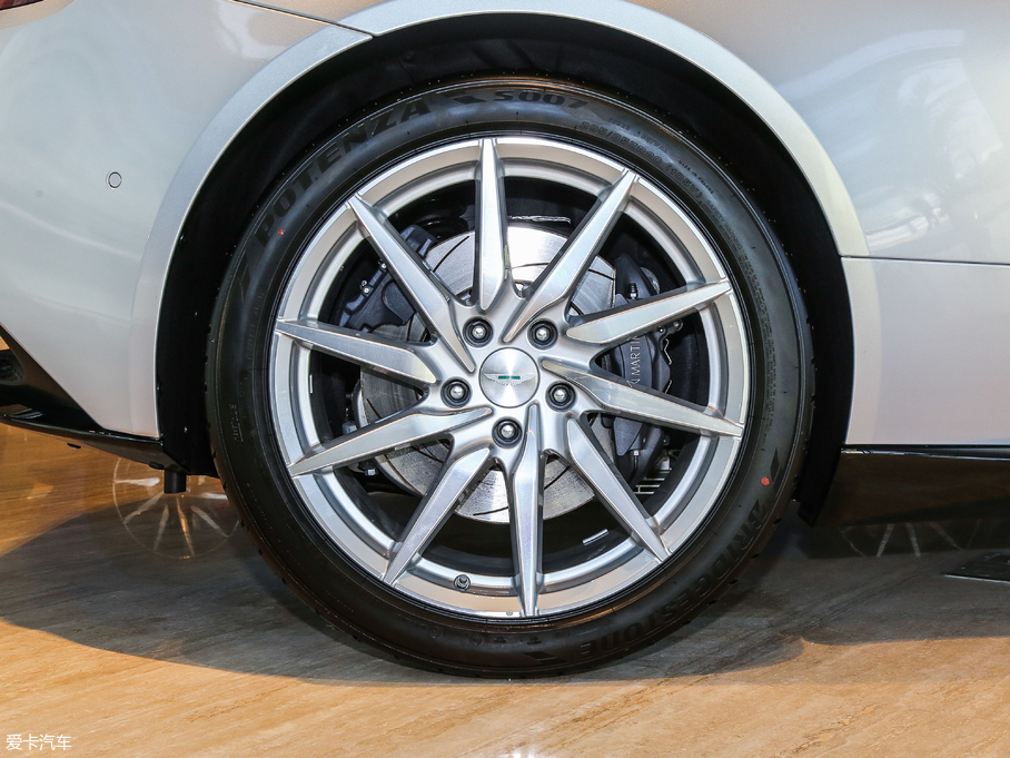 2017˹DRDB11 5.2T V12