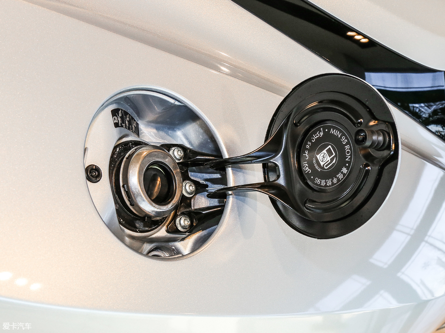 2017˹DRDB11 5.2T V12