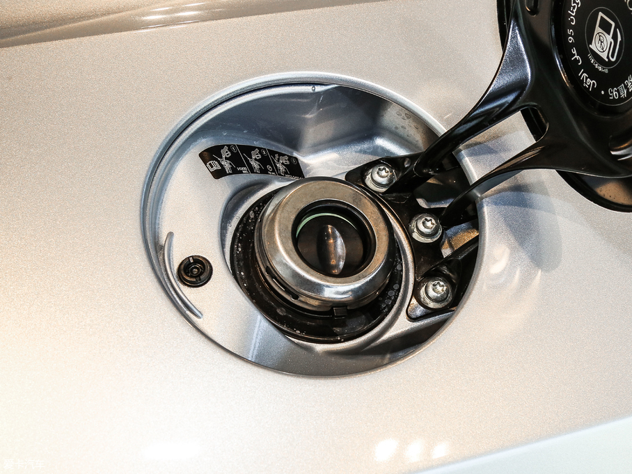 2017˹DRDB11 5.2T V12