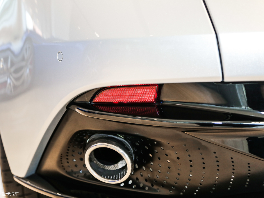 2017˹DRDB11 5.2T V12