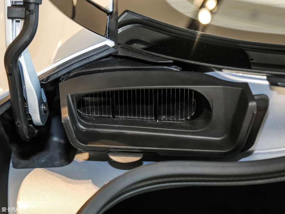 2017˹DRDB11 5.2T V12