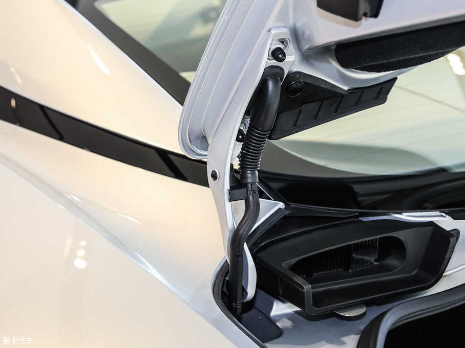 2017˹DRDB11 5.2T V12