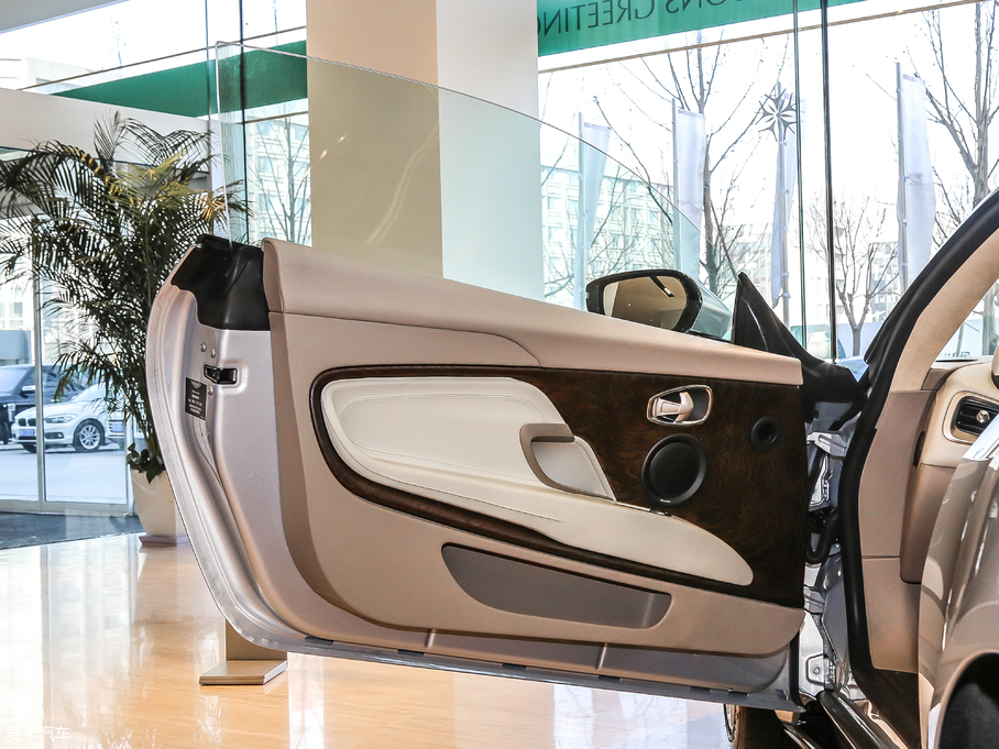 2017˹DRDB11 5.2T V12