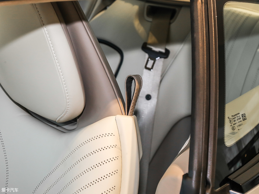 2017˹DRDB11 5.2T V12