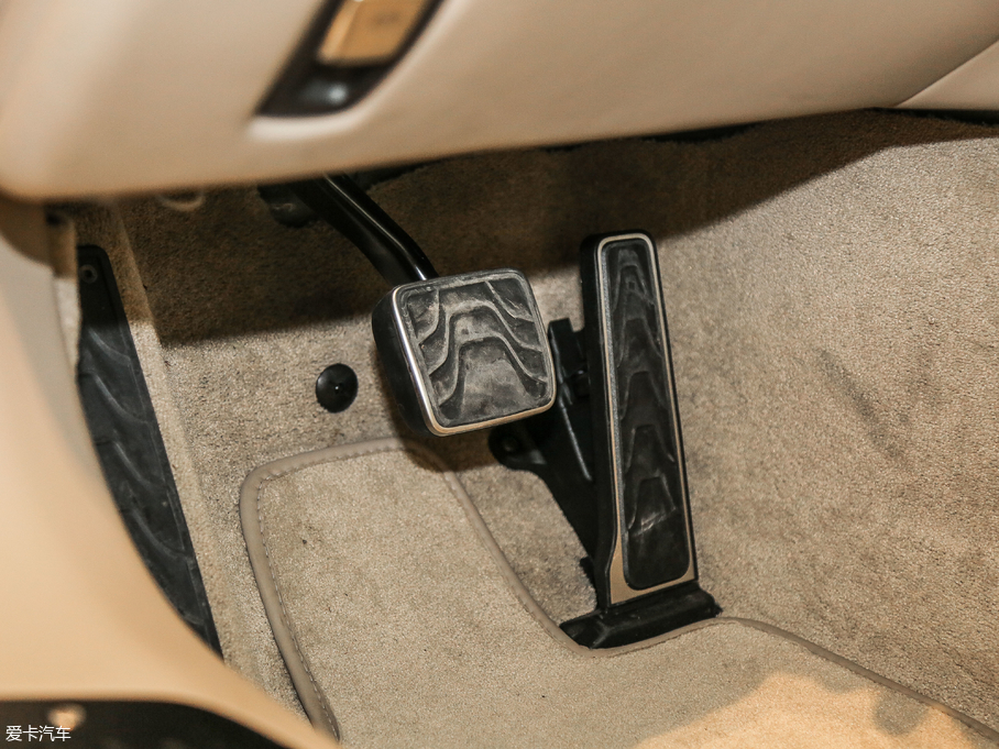 2017˹DRDB11 5.2T V12