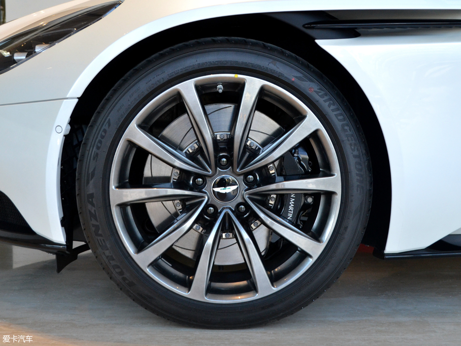 2017˹DRDB11 4.0T V8