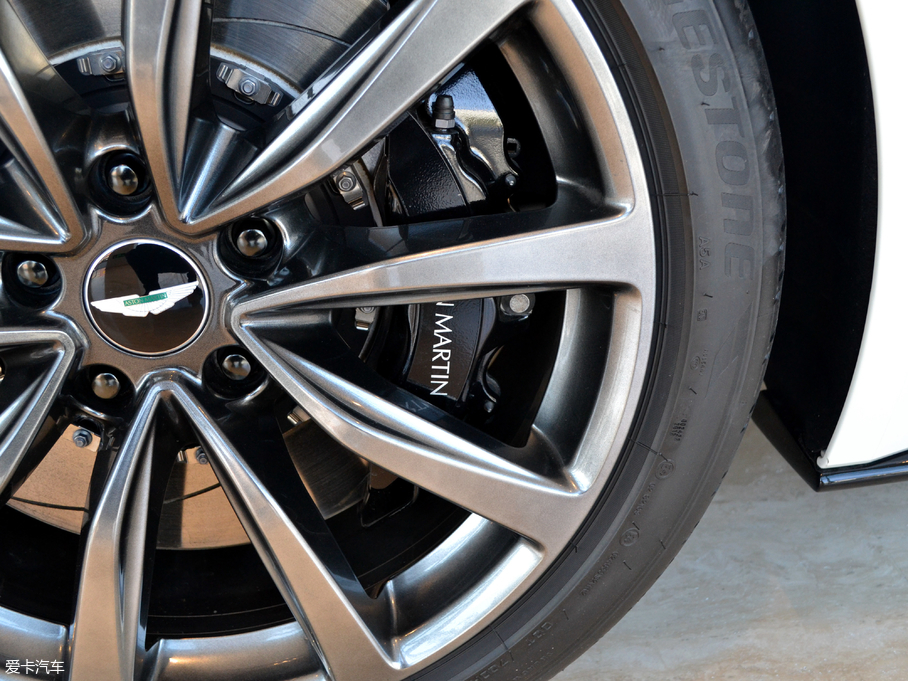 2017˹DRDB11 4.0T V8