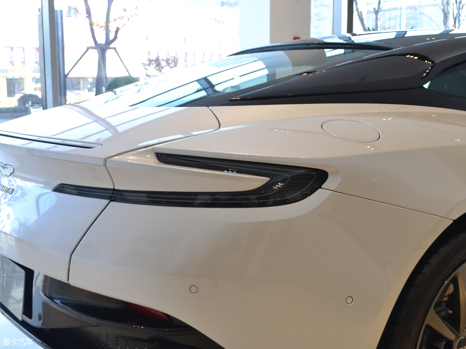 2017˹DRDB11 4.0T V8