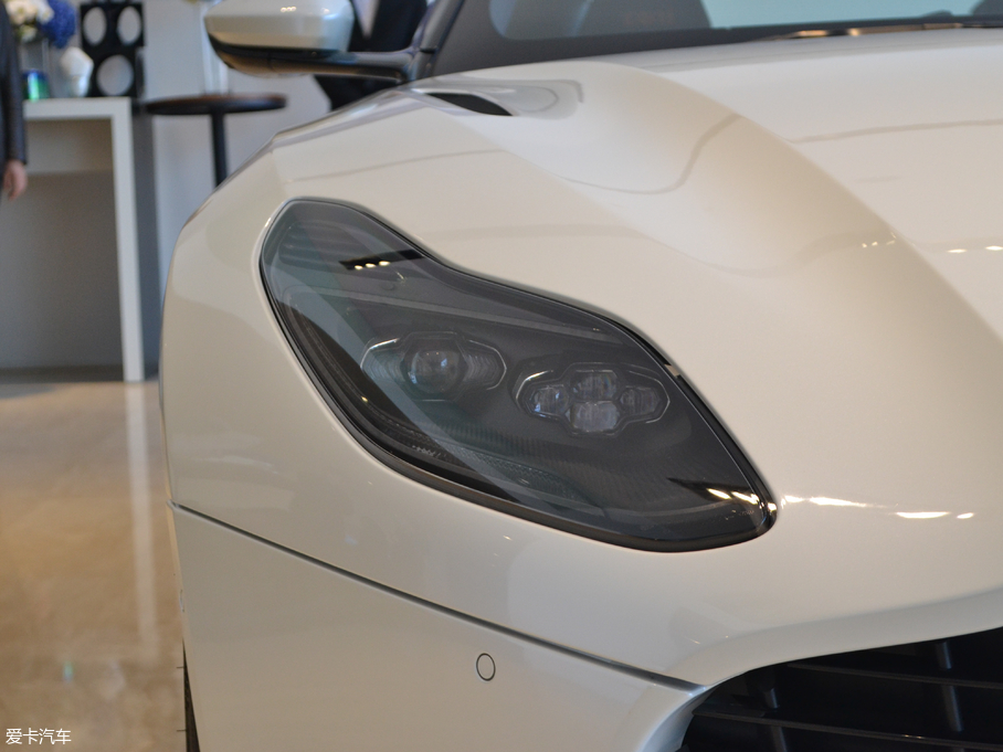 2017˹DRDB11 4.0T V8