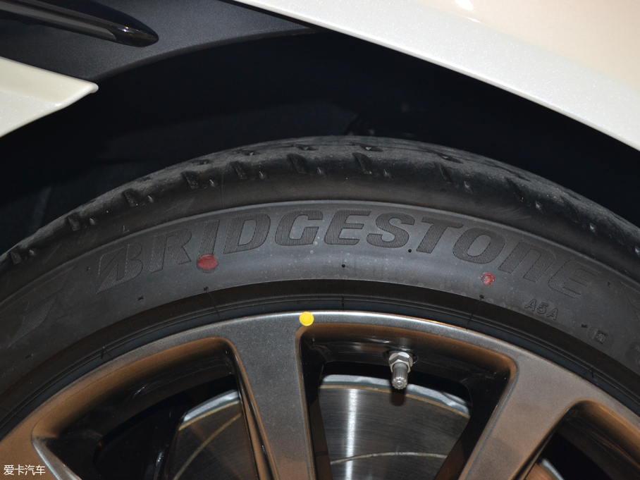 2017˹DRDB11 4.0T V8