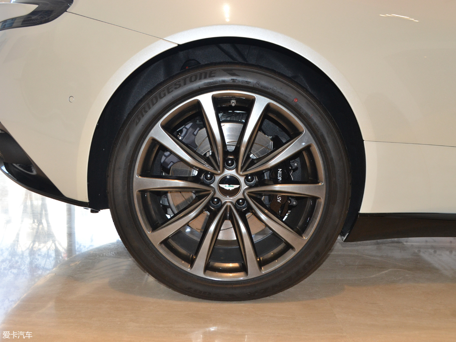 2017˹DRDB11 4.0T V8