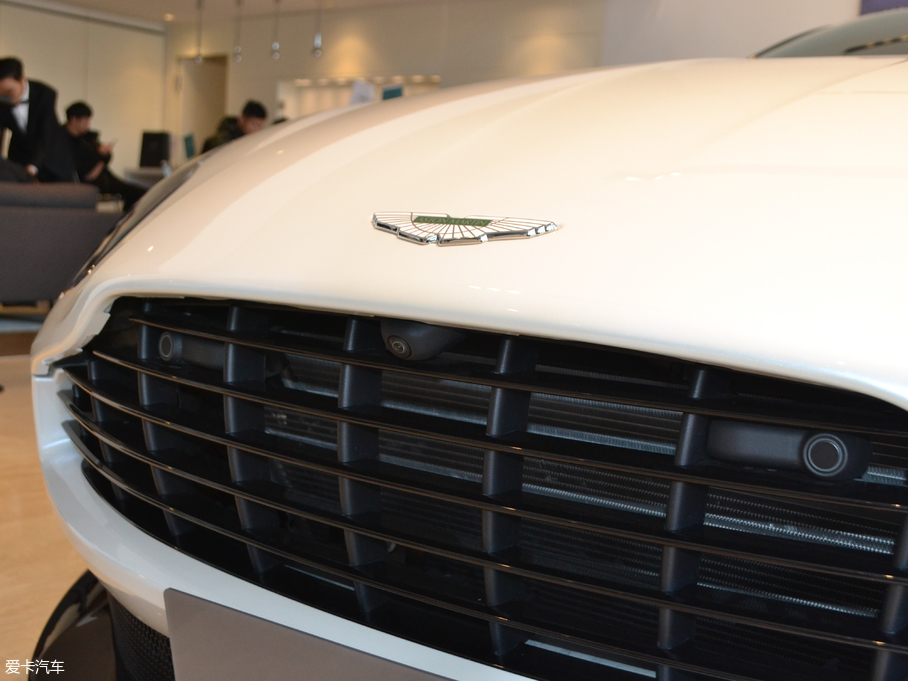 2017˹DRDB11 4.0T V8