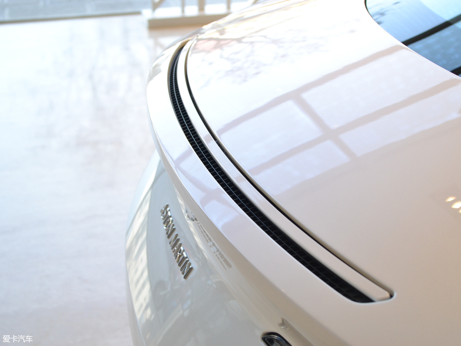 2017˹DRDB11 4.0T V8