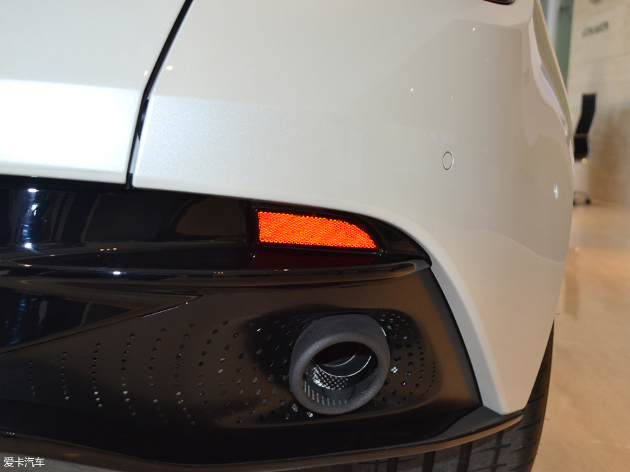 2017˹DRDB11 4.0T V8