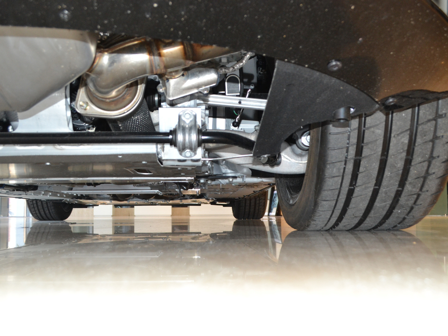 2017˹DRDB11 4.0T V8