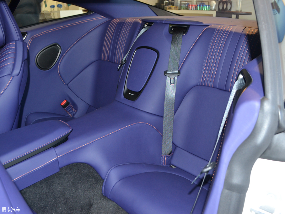 2017˹DRDB11 4.0T V8