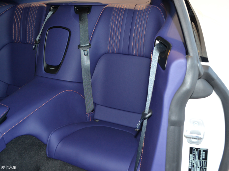 2017˹DRDB11 4.0T V8