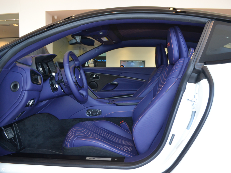 2017˹DRDB11 4.0T V8