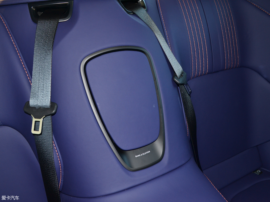 2017˹DRDB11 4.0T V8