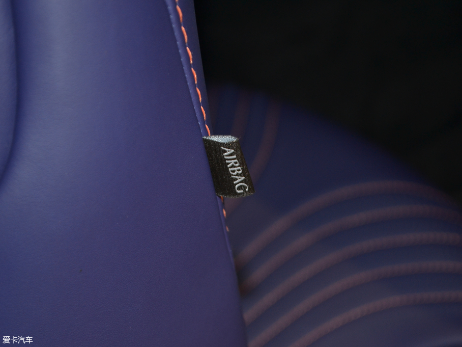 2017˹DRDB11 4.0T V8