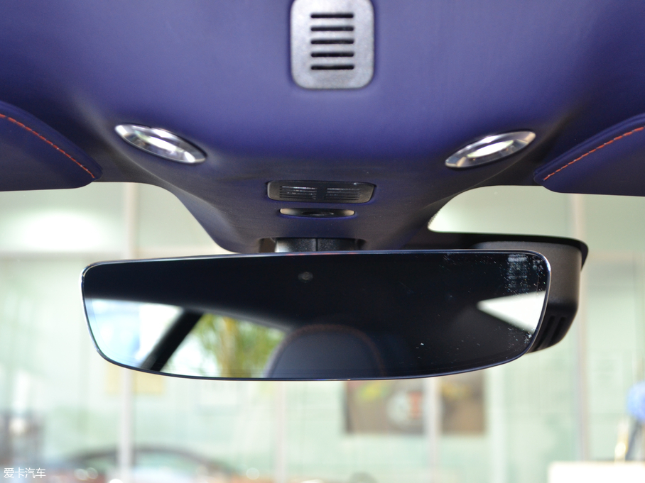 2017˹DRDB11 4.0T V8