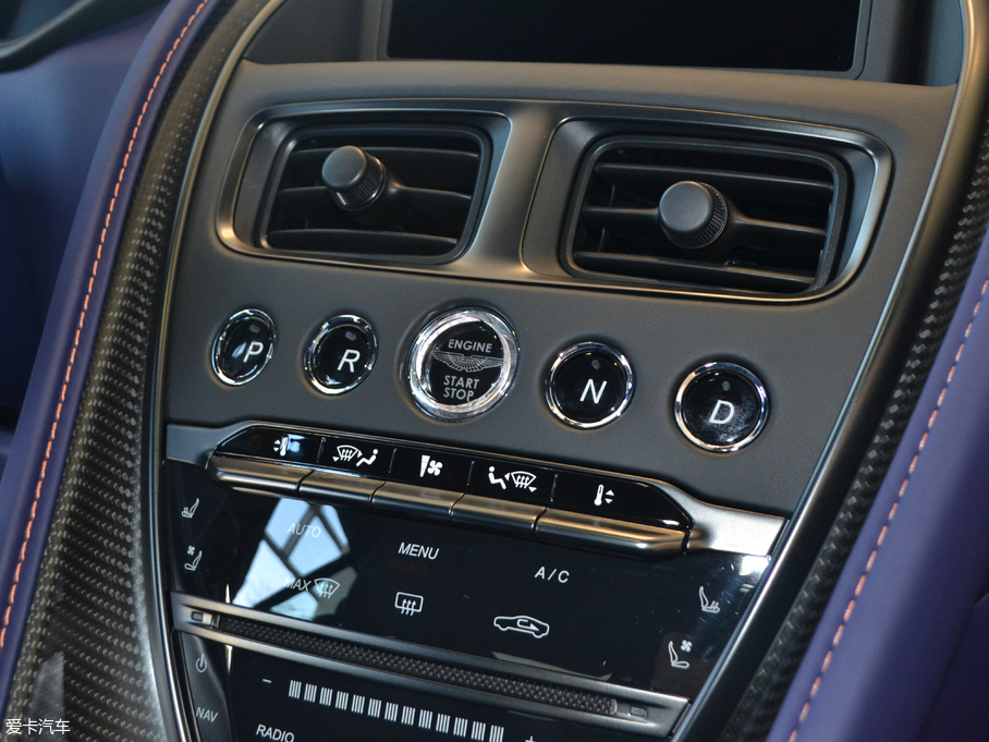 2017˹DRDB11 4.0T V8