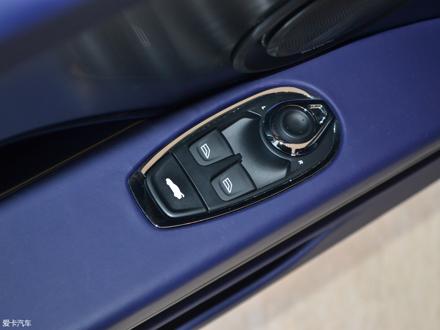 2017˹DRDB11 4.0T V8