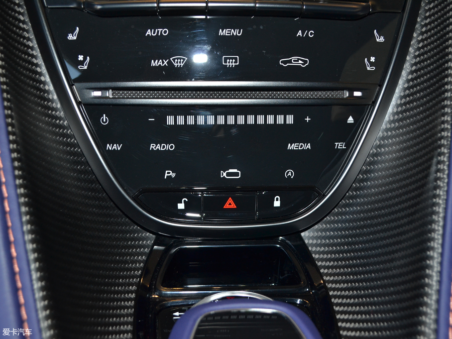 2017˹DRDB11 4.0T V8