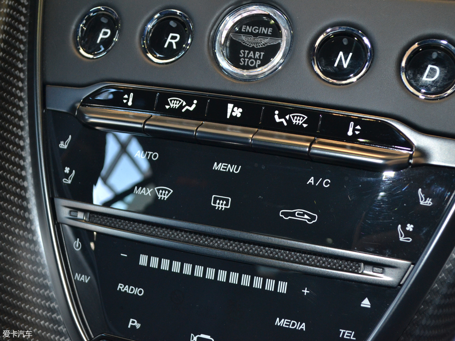 2017˹DRDB11 4.0T V8