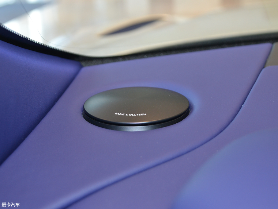 2017˹DRDB11 4.0T V8