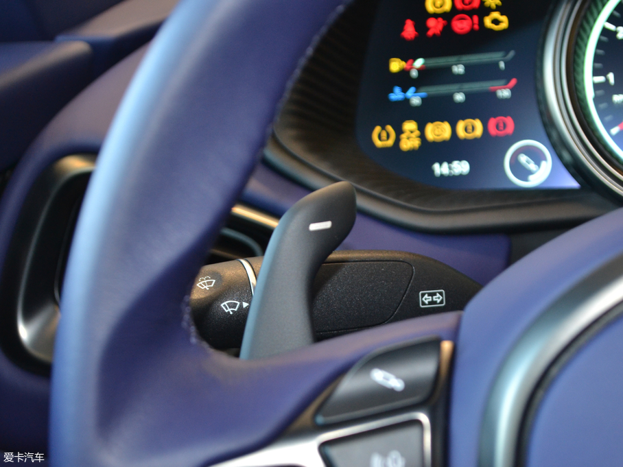 2017˹DRDB11 4.0T V8