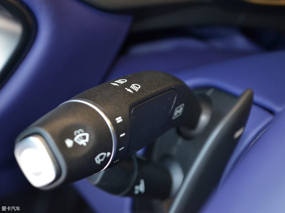 2017˹DRDB11 4.0T V8