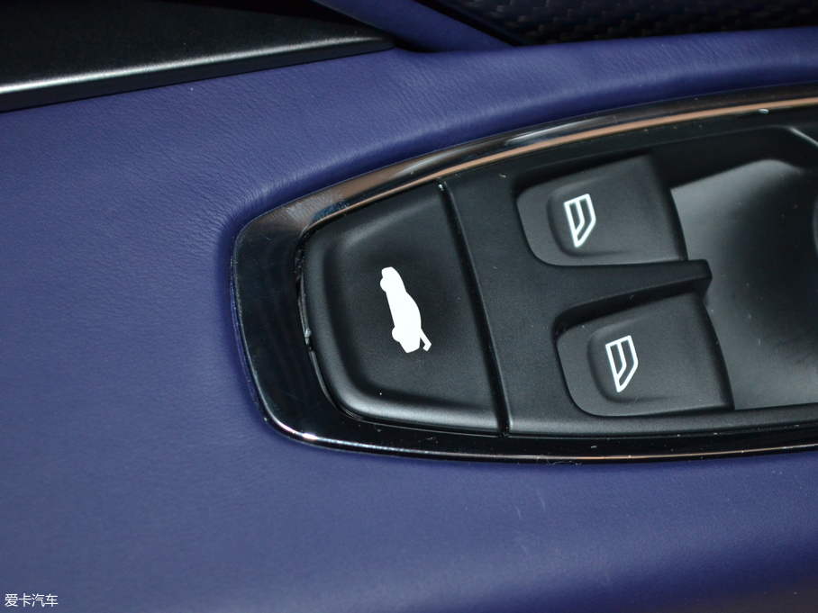 2017˹DRDB11 4.0T V8