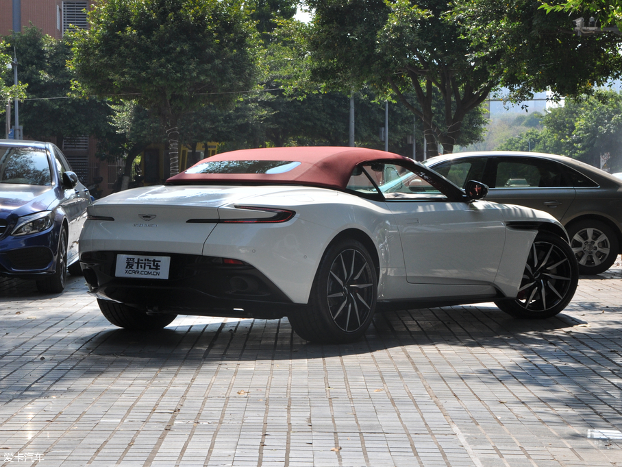 2019DB11 V8 Volante