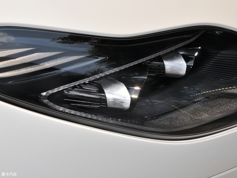 2019˹DRDB11 V8 Volante