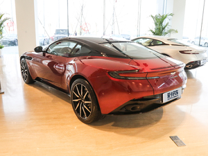 2019款V8 Coupe 整体外观
