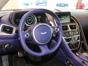 2019款V8 Coupe 中控区