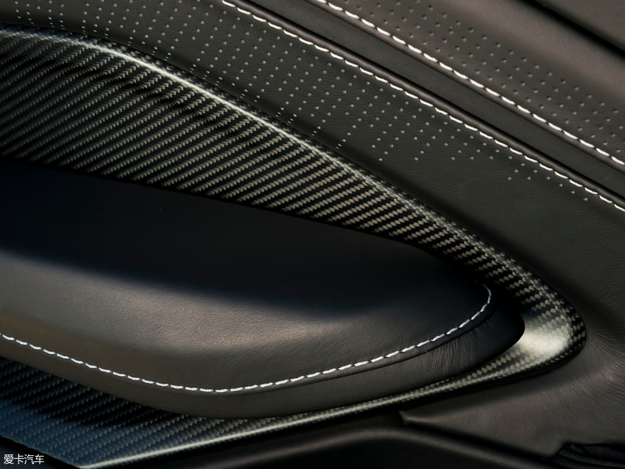 2018˹DRV8 Vantage 4.0T V8 Coupe