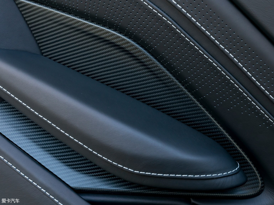 2018˹DRV8 Vantage 4.0T V8 Coupe