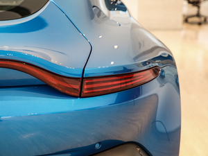 2018款4.0T V8 Coupe 尾灯