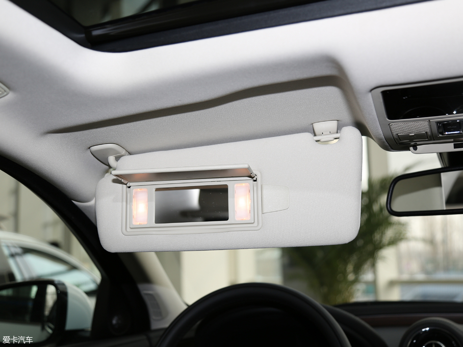 2018ݱXJ L 3.0T ̄հ